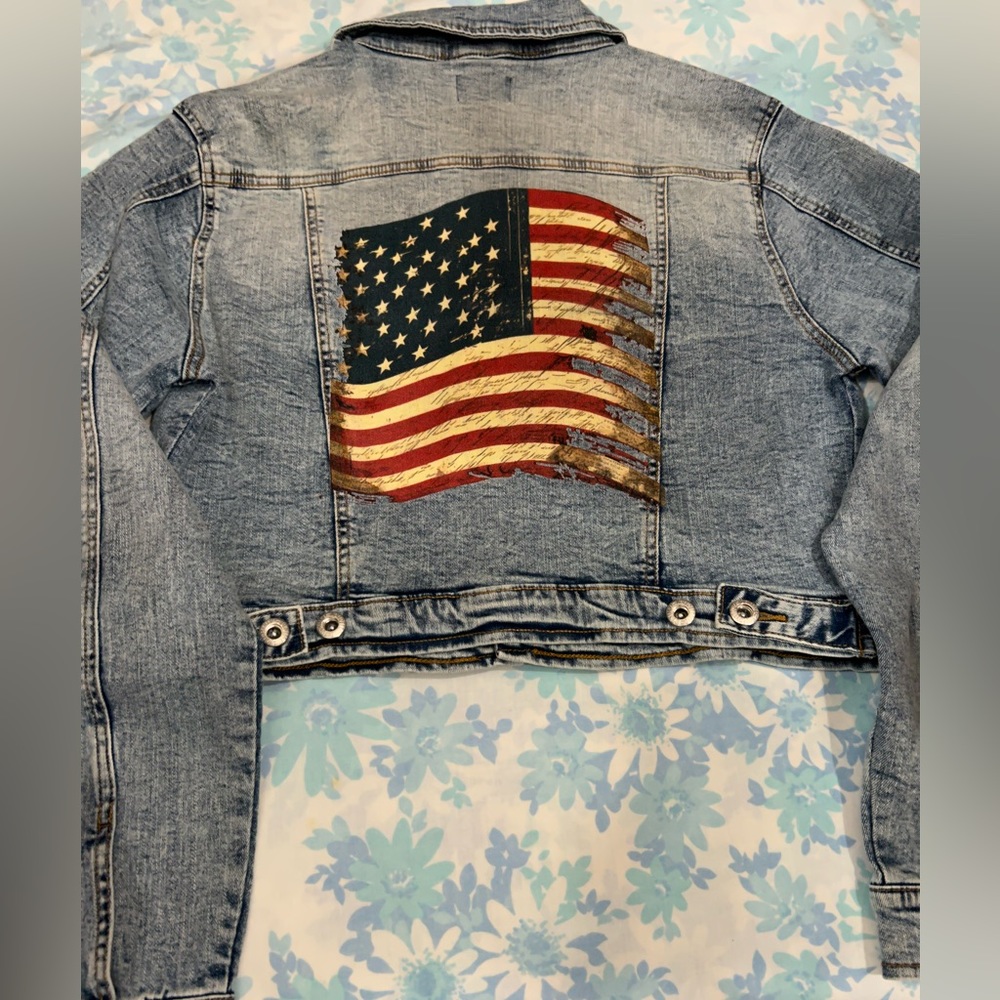 Vintage Y2k Distressed Americana Cropped Denim Trucker Jacket, size L
